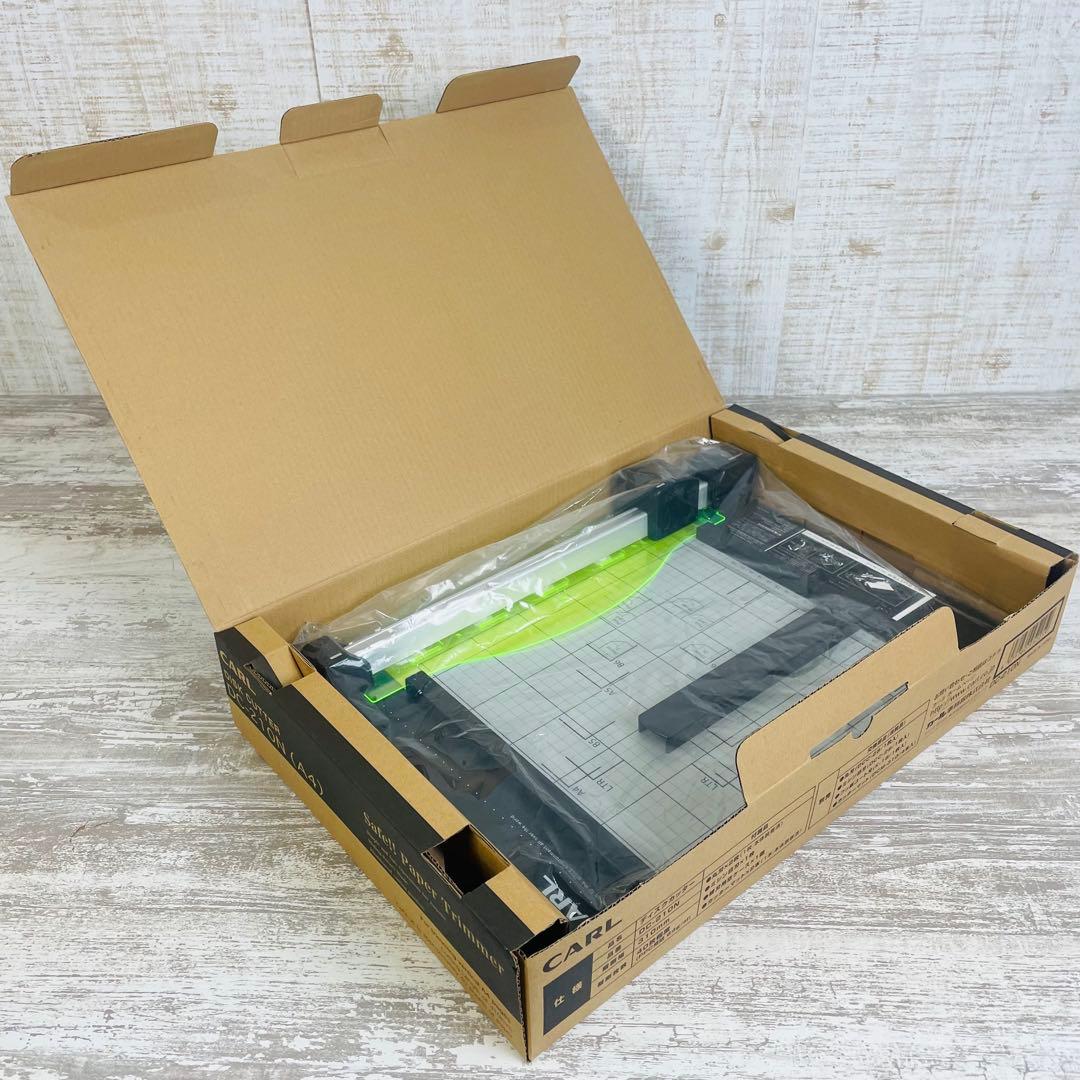 【美品】CARL 裁断機 ペーパーカッター A4対応 40枚裁断 DC-210N