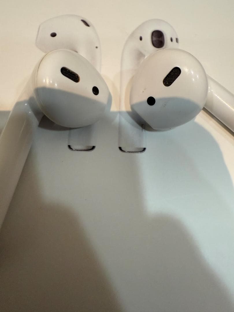 Apple AirPods 第二世代 2台セット 中古品 おまけ付き
