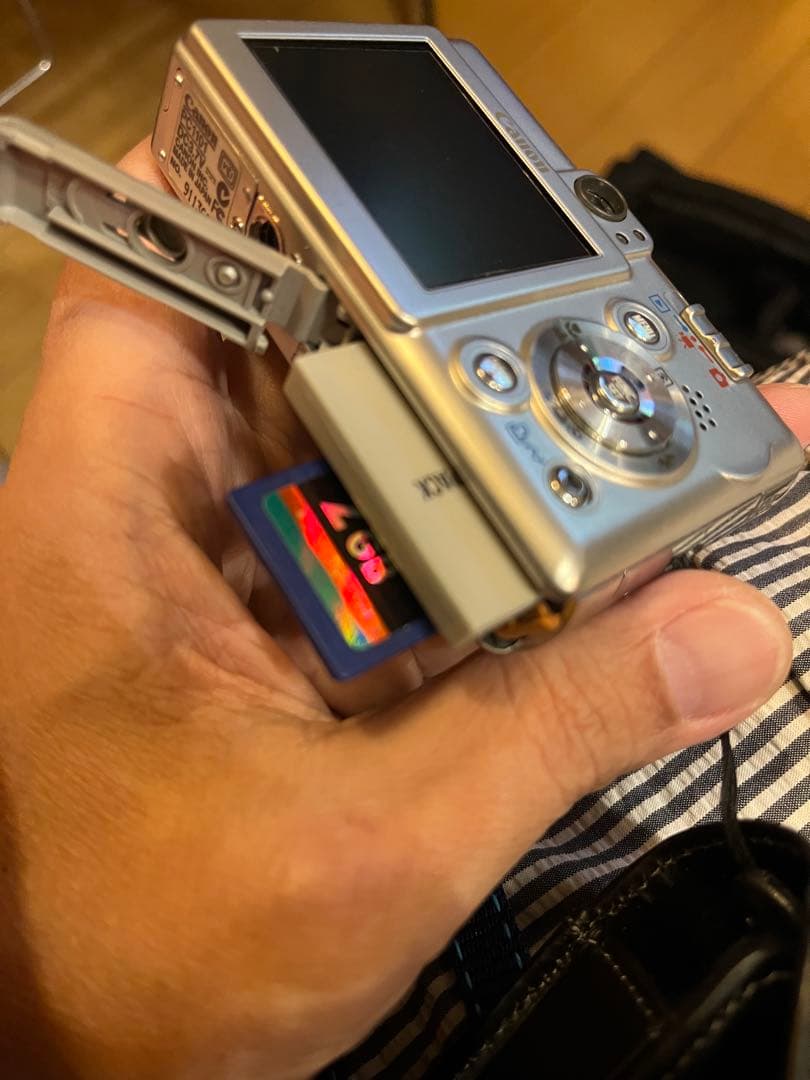 Canon IXY DIGITAL50 4.0メガピクセル　デジカメ　他