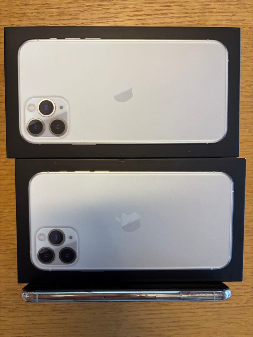 【美品】iPhone11pro 256GB シルバー1台　箱は2箱付き