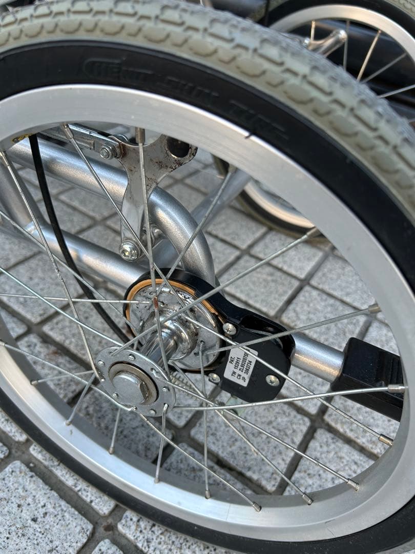 カワムラサイクル社 ティルト リクライニング付き車イス KXL16-42