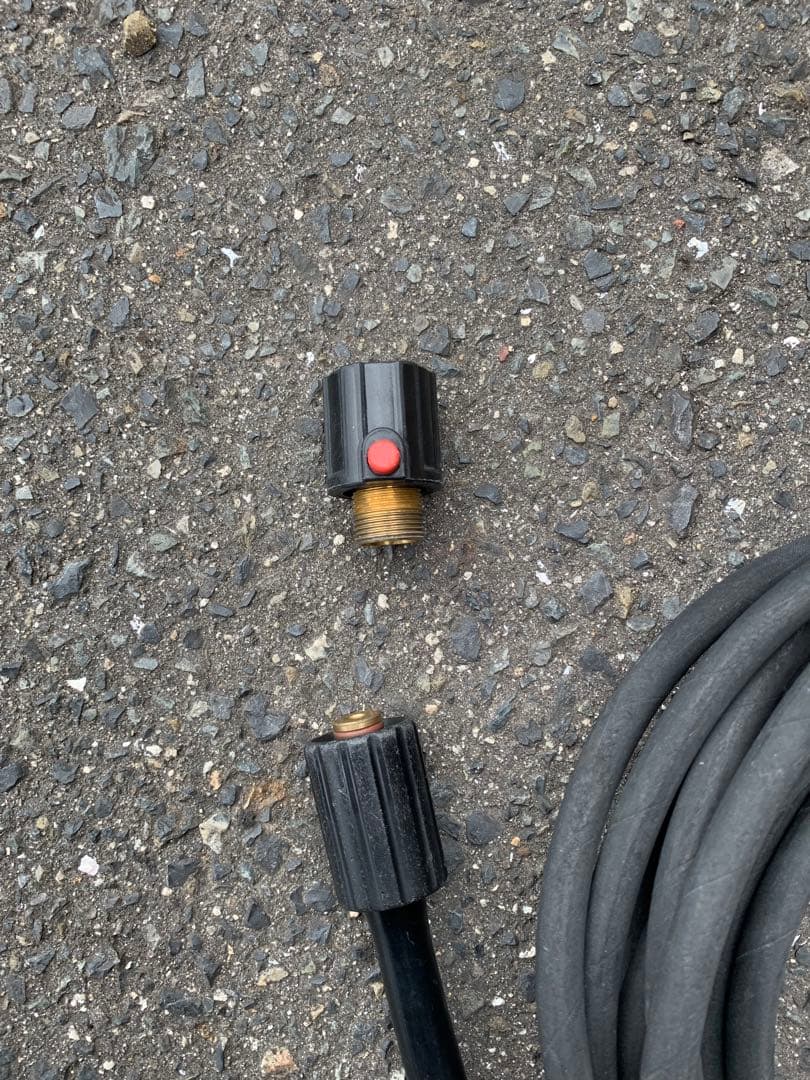 【中古品】Makita 高圧洗浄機 + 10ｍ高圧ホース ねじれ防止ジョイント