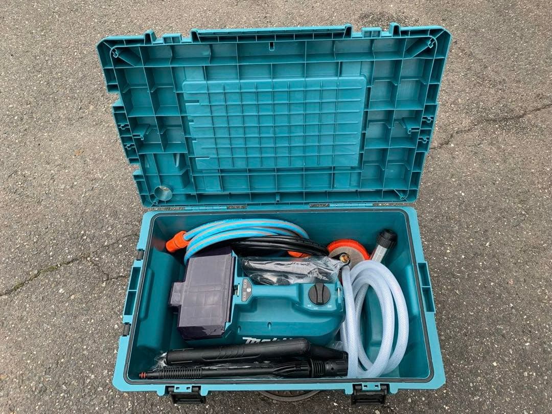 【中古品】Makita 高圧洗浄機 + 10ｍ高圧ホース ねじれ防止ジョイント