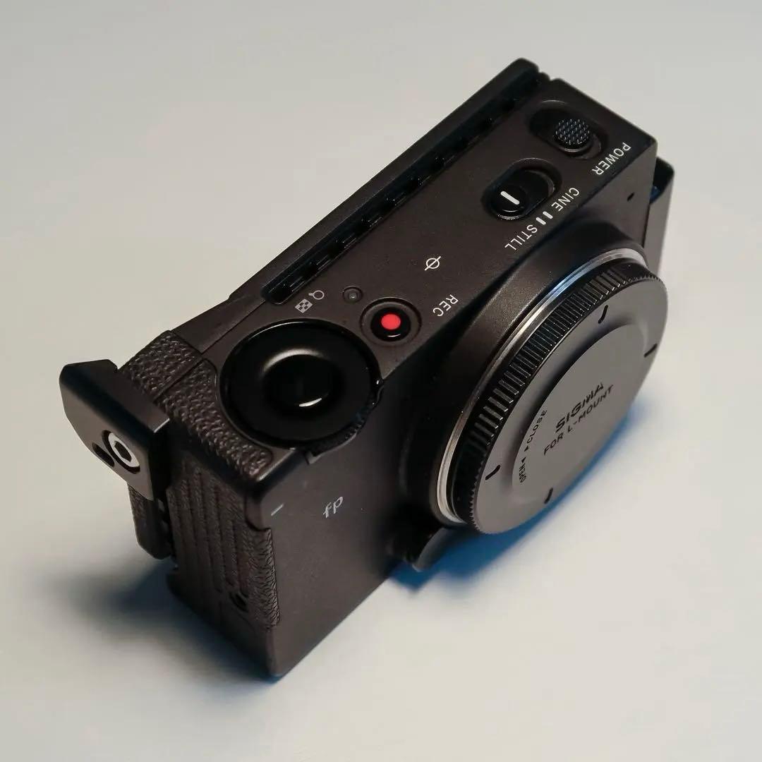 SIGMA fp ボディ本体+付属品多数　予備バッテリー＆アルミ削り出しグリップ