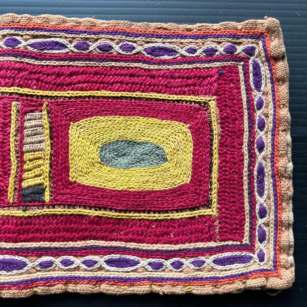 アンティーク古布　インドバンジァラ族 刺繍パッチ