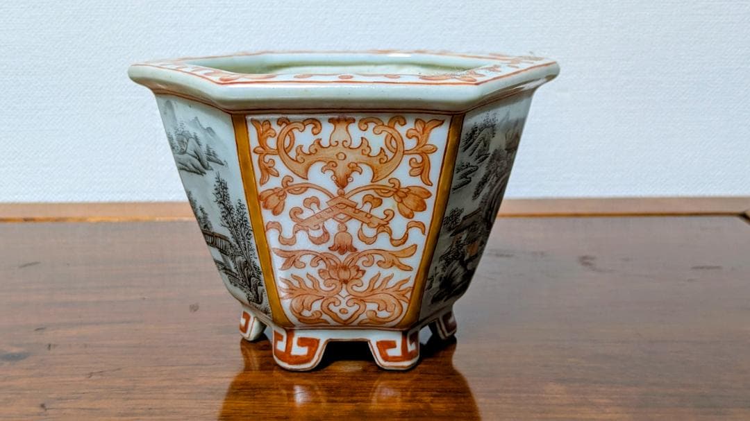 赤絵山水画六角鉢／小品盆栽鉢／蘭鉢　時代不明　落款有