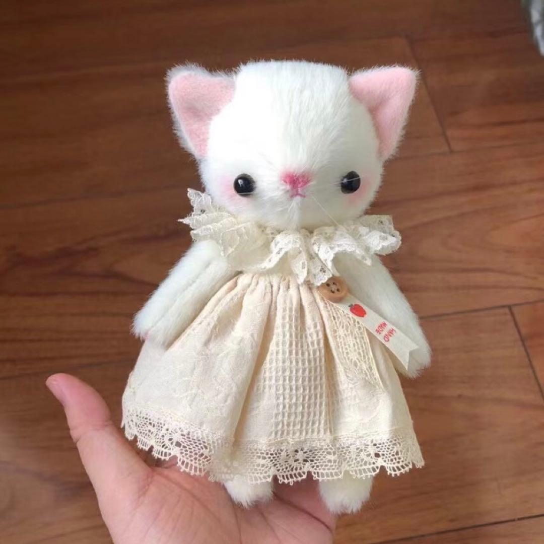 着せ替えねこちゃん 白猫 ぬいぐるみ 海外作家様 ハンドメイド 創作人形