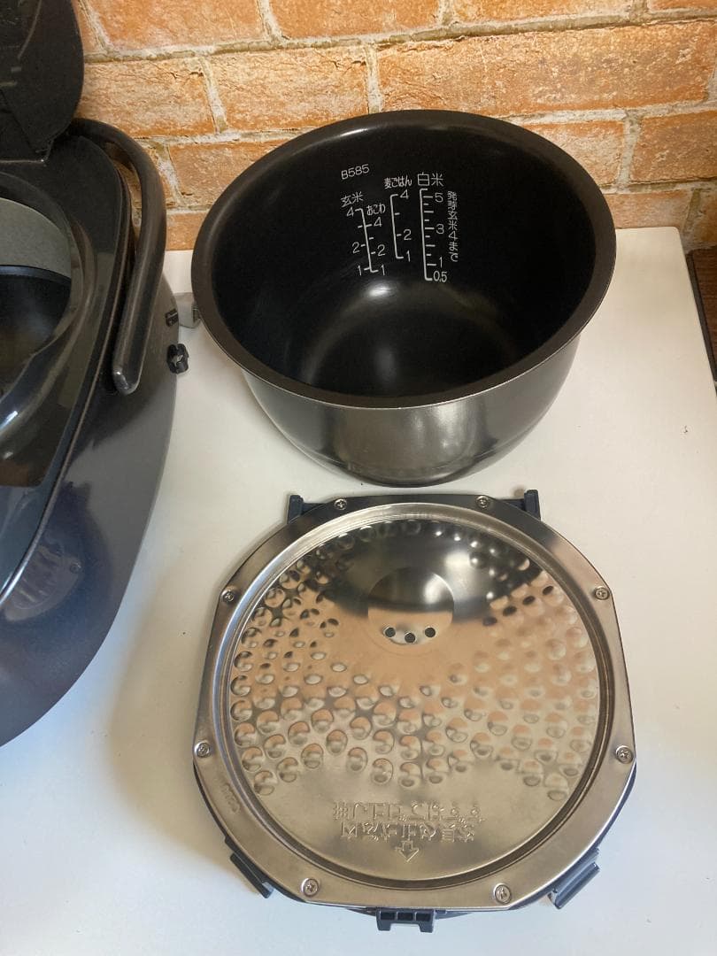 ★美品★2025年製ZOJIRUSHI 象印NW-VR10IH炊飯器5.5合炊き