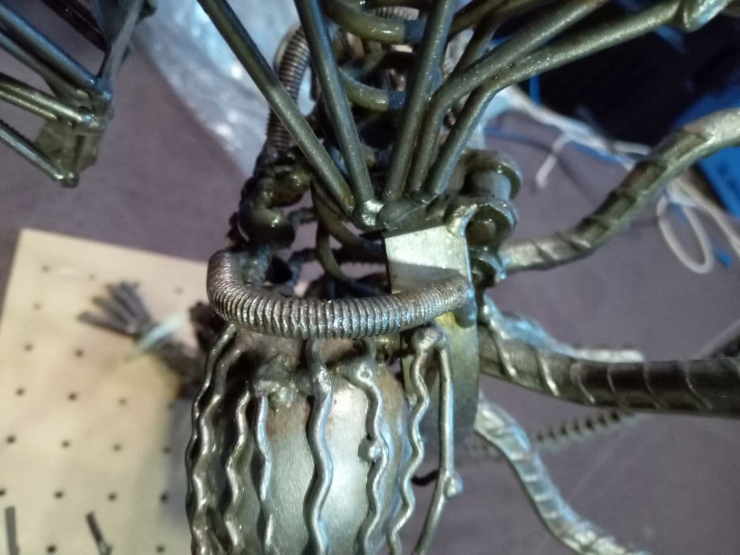 メタルアート　エイリアン　廃材アート
