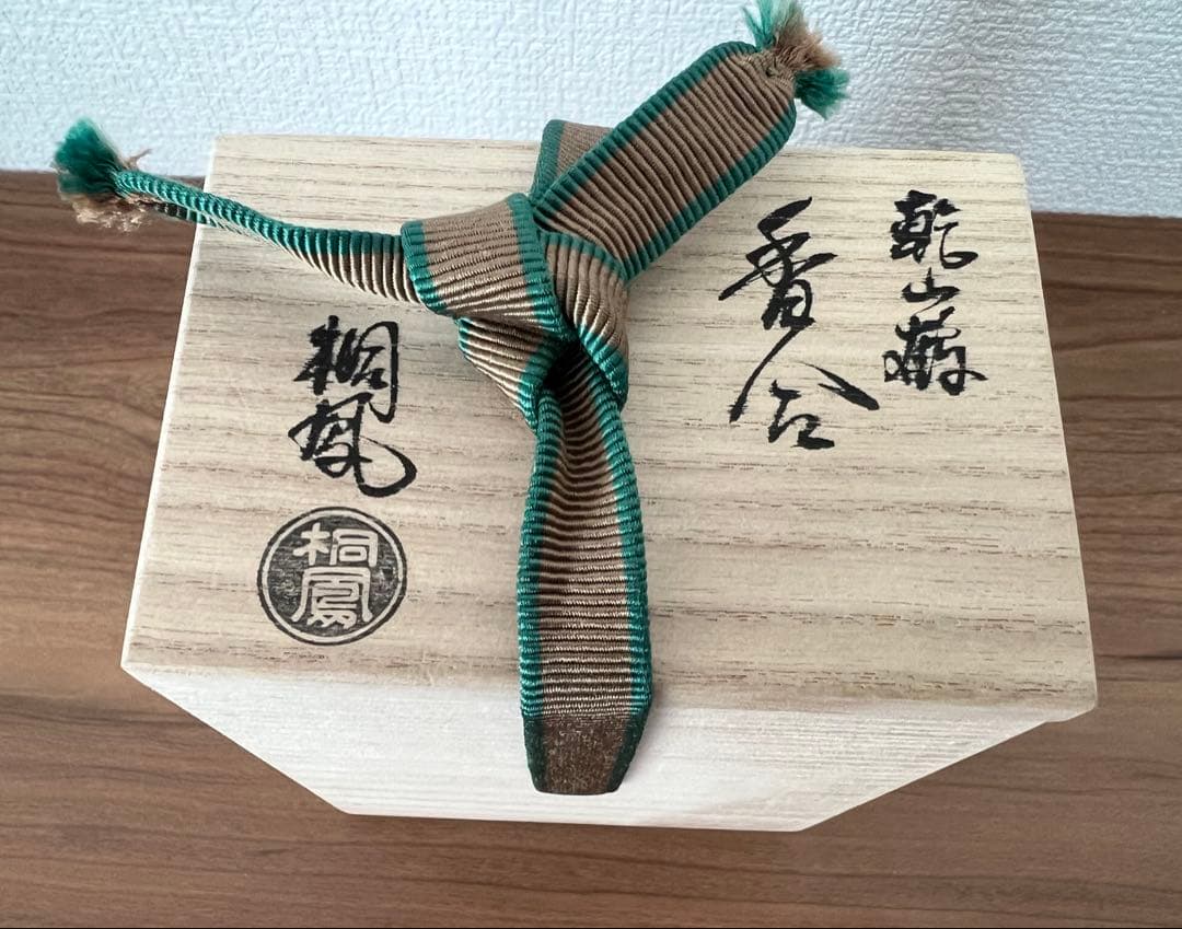 乾山写 乾山鶴香合 平安桐鳳 共箱 共布 縁起物 茶道具