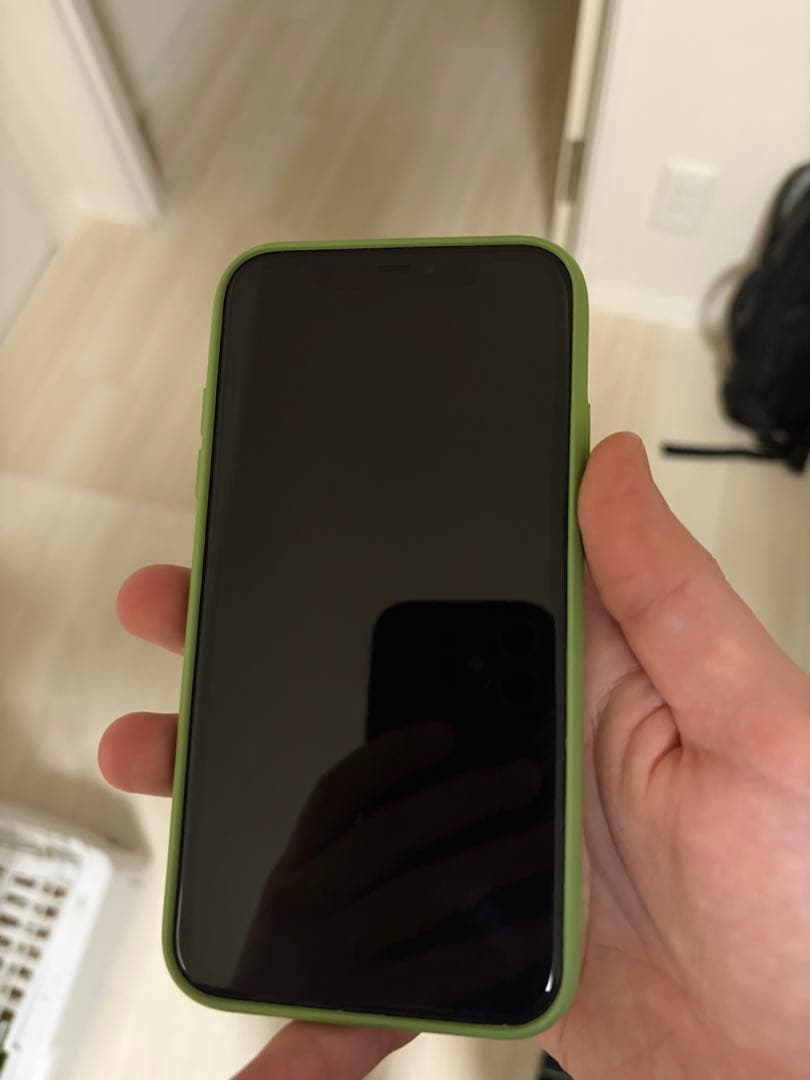 Apple iPhone 11 64 GBブラック 本体
