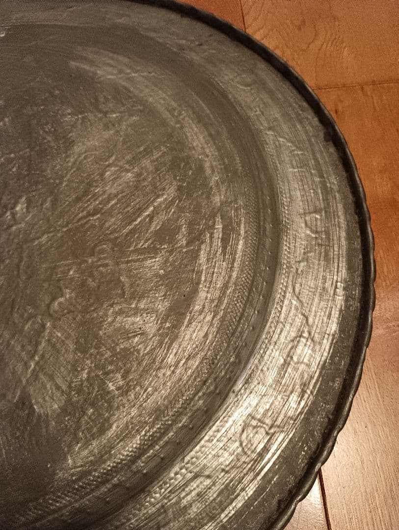 イランの銅皿（約2.3キロ）