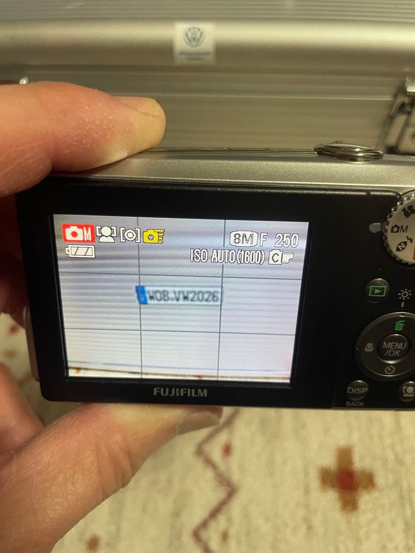 Fujifilm FinePix F40-fdコンパクトデジタルカメラ