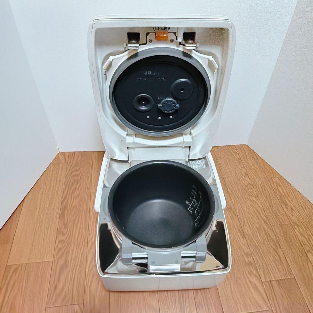 象印ZOJIRUSHI 圧力IH炊飯ジャー(5.5合炎舞炊き)絹白NW-LB10
