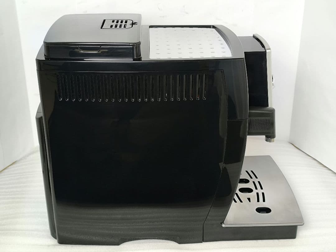 デロンギ　マグニフィカSカプチーノ　全自動コーヒーマシン　1　ECAM23260