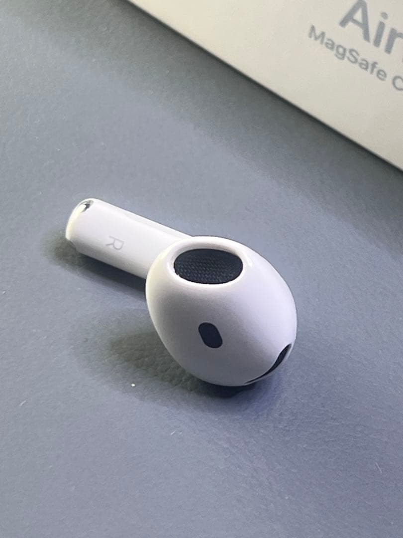 AirPods 4右耳　モデルA3054 Apple純正正規品 美品