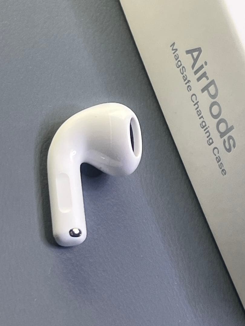 AirPods 4右耳　モデルA3054 Apple純正正規品 美品