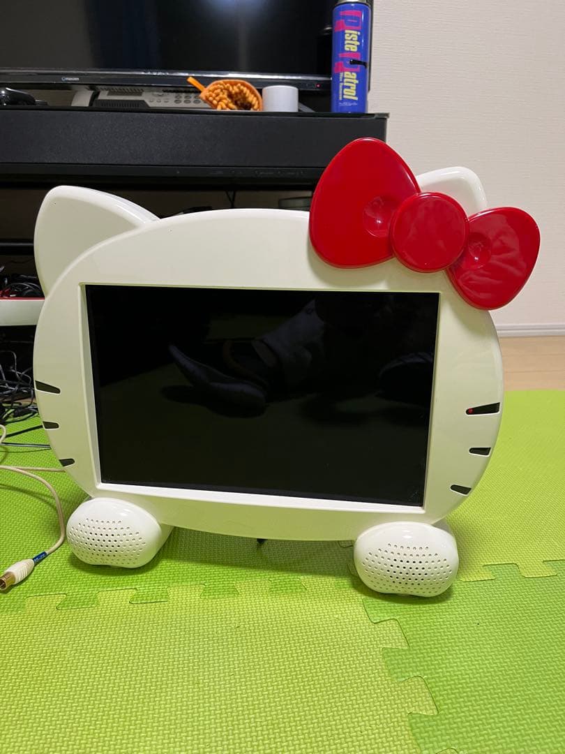 サンリオ　キャラクター「ハローキティ」の顔をモチーフテレビ（DY-133KT）