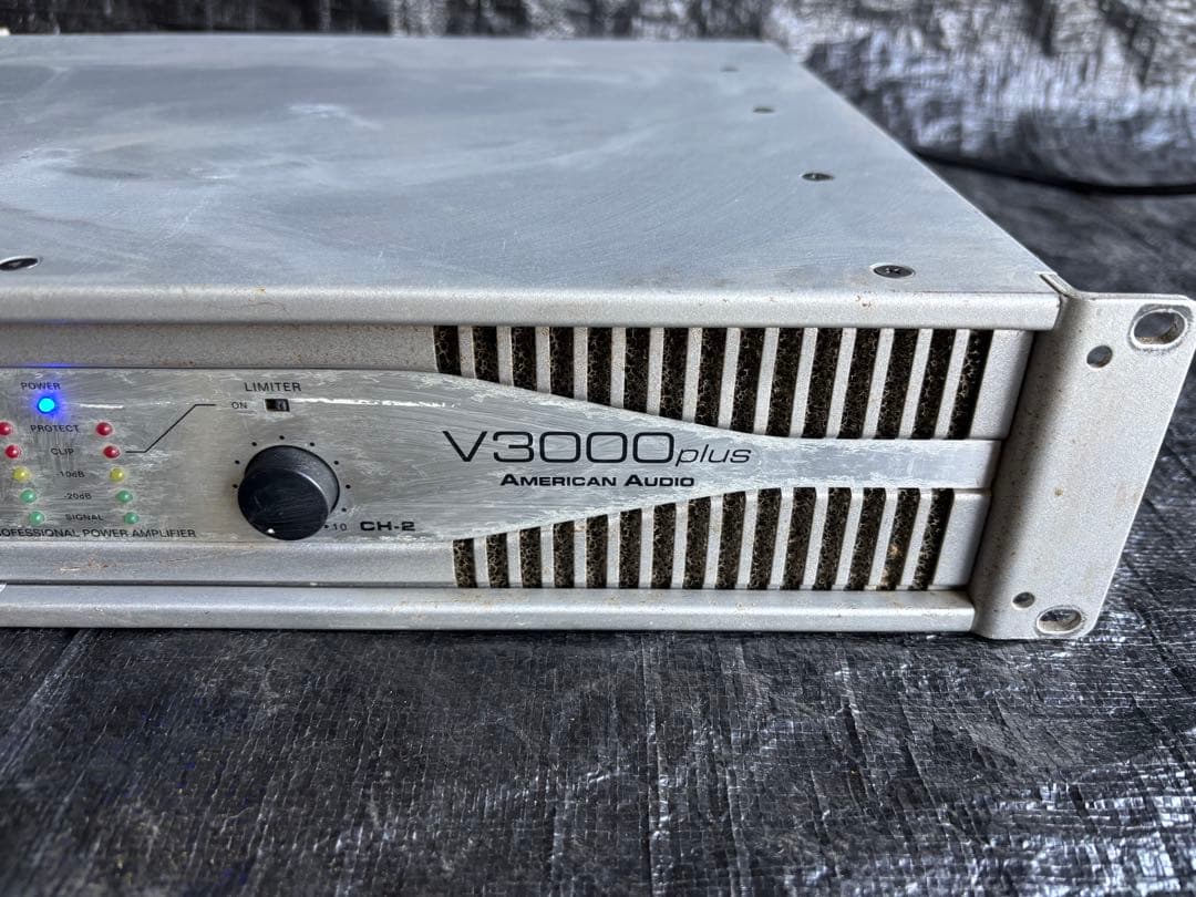 American Audio V3000plus パワーアンプ　2