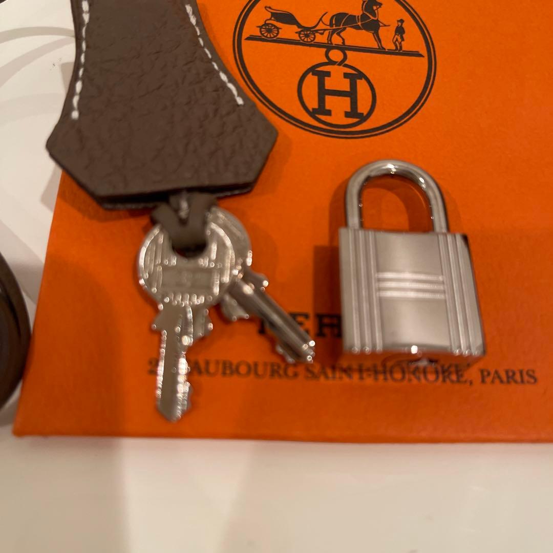HERMES 南京錠とレザーキーセット