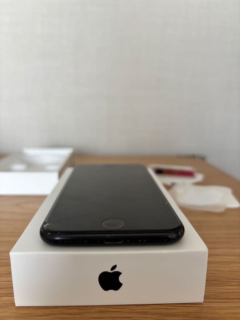 iPhone SE 第2世代 (SE2) ブラック128GB