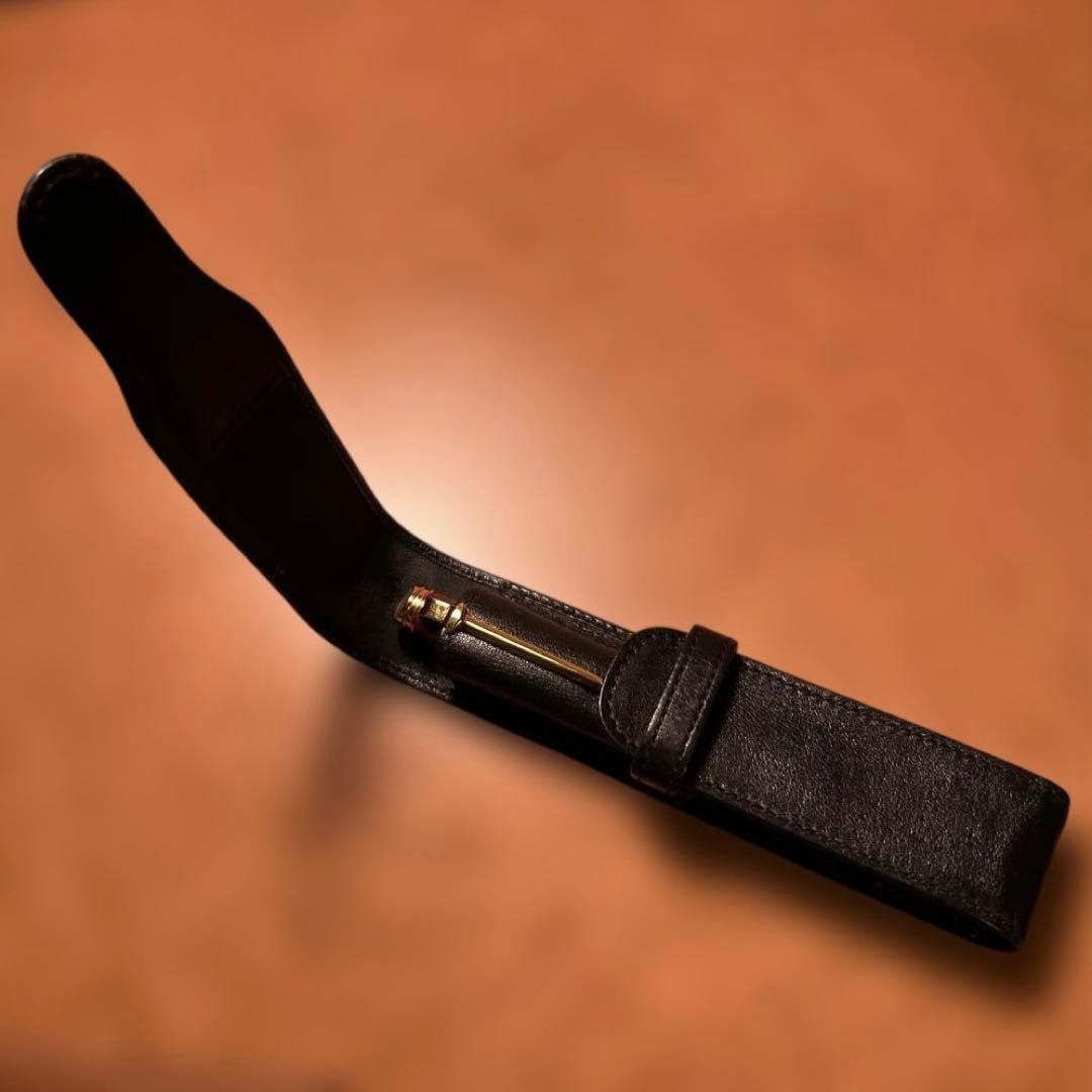 CARAN d’ACHFスクリューキャップ式ボールペン　レザーケース付き