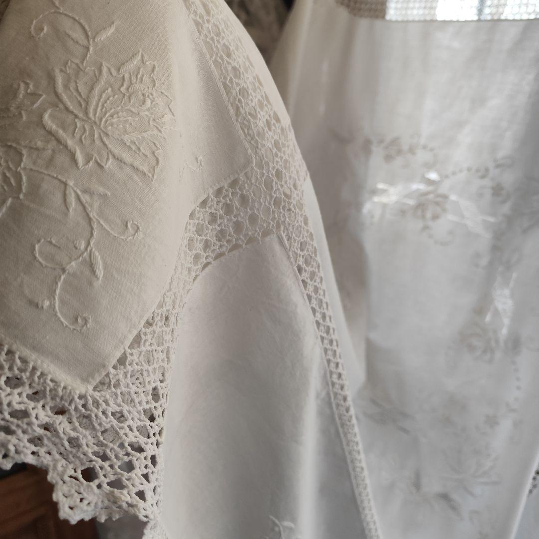 白糸手刺繍　クロッシェレース繋ぎ　フリークロス