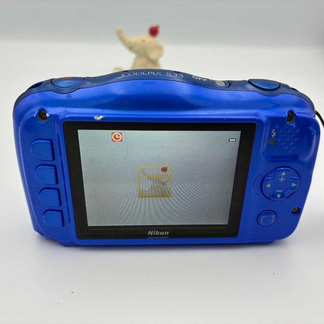 美品★ Nikon COOLPIX S33 コンデジ 防水 カメラ