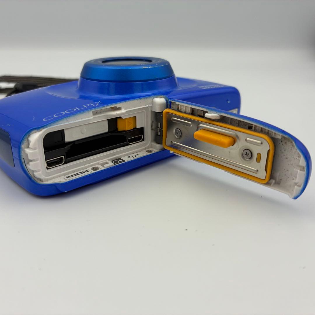 美品★ Nikon COOLPIX S33 コンデジ 防水 カメラ