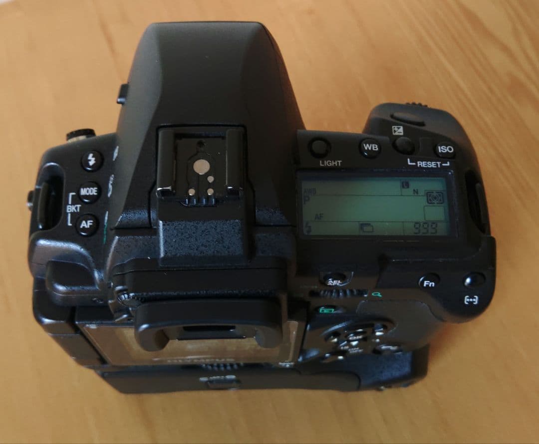 オリンパスE-3とHLD-4