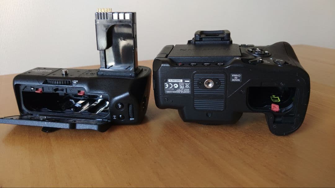 オリンパスE-3とHLD-4