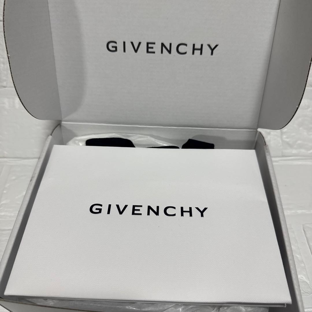 【新品紙袋付き】GIVENCHY PRISME LIBRE 4-COLOR 00