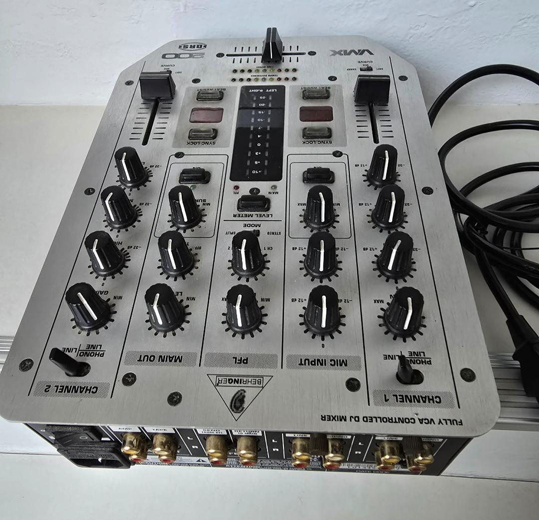 BEHRINGER VMX200 DJミキサー#0012完動品