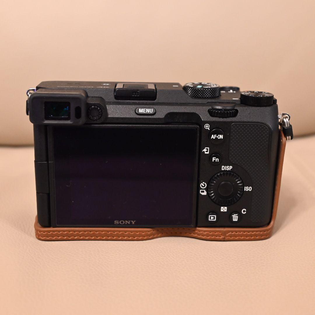 【ショット数9000枚台】SONY α7Cボディ