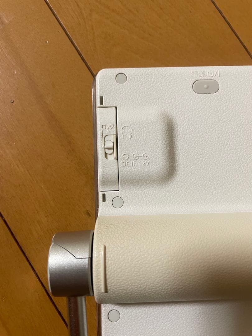 Panasonic UN-10T8-W ポータブルテレビ 10インチ