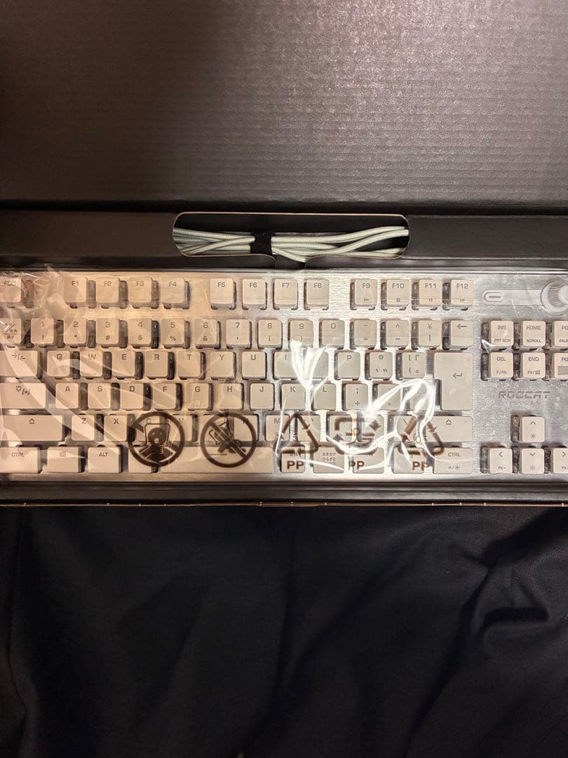 VULCAN TKL PRO 光学式キーボード