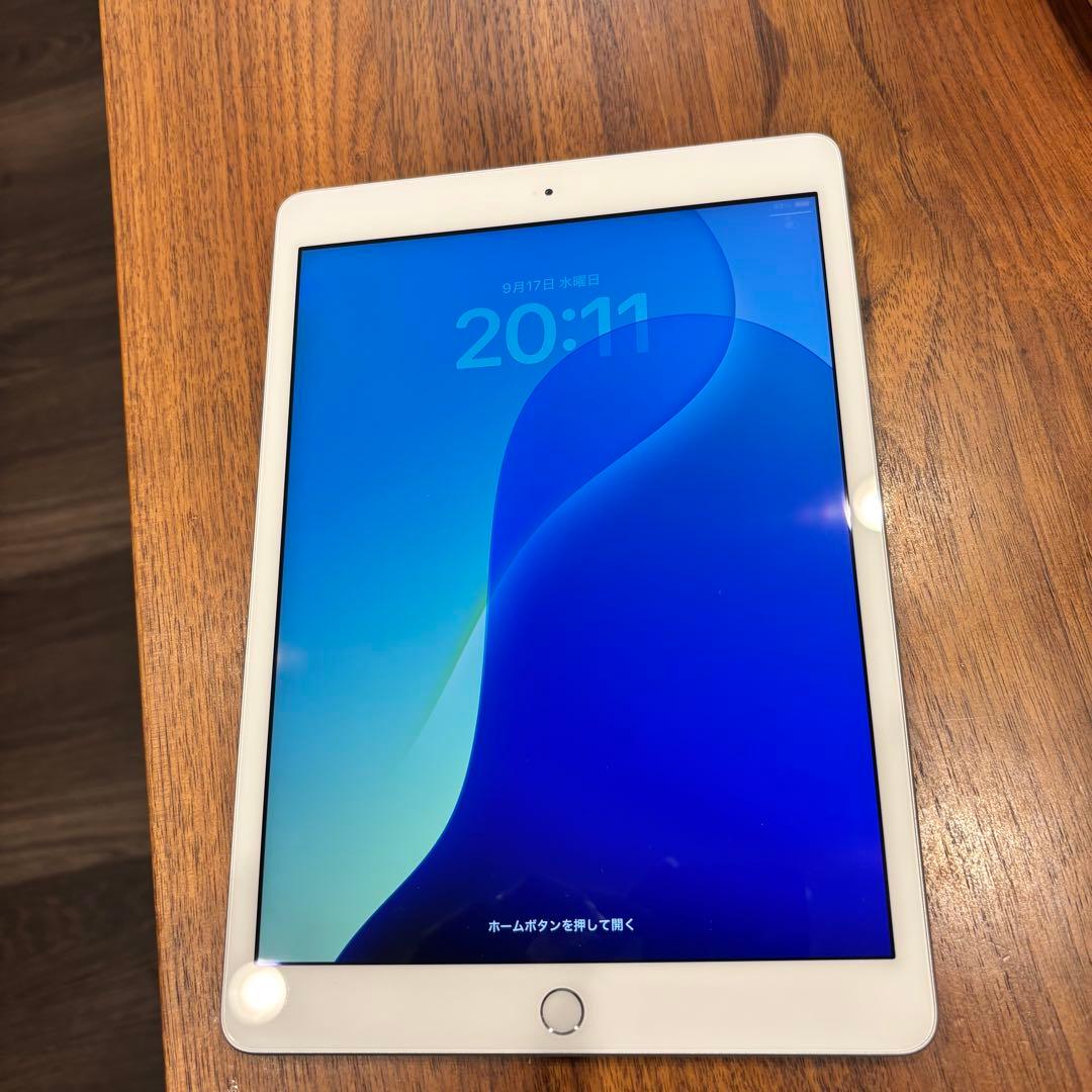 【美品】Apple iPad 第7世代 128GB Wi-Fi+Cellular