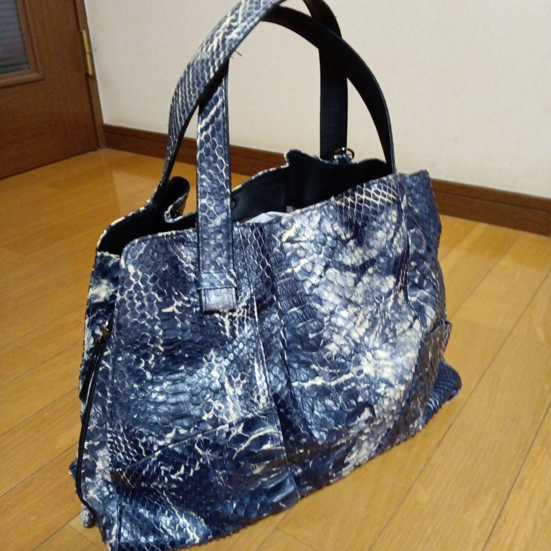 値下げ　JRA　パイソン革 グラニーバッグ ネイビーとホワイト