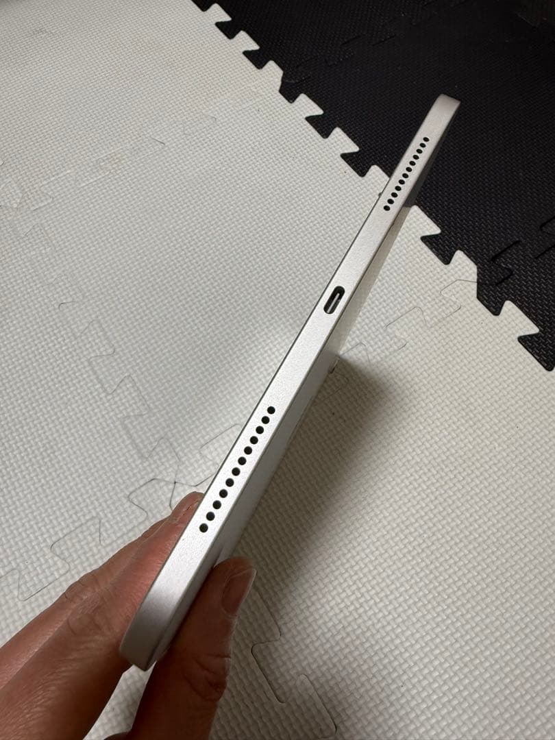 iPad Wi-Fiモデル 128GB シルバー 画面割れ バッテリー100%