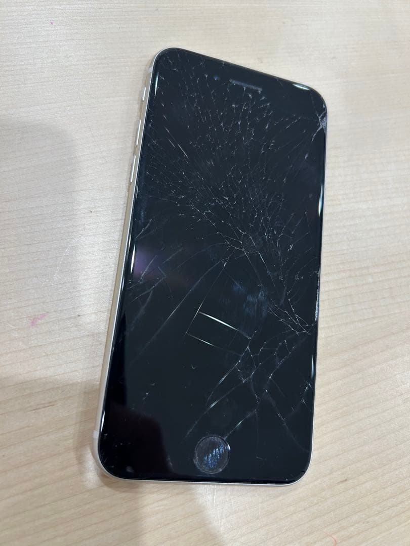 iPhone SE 第3世代　64GB ジャンク