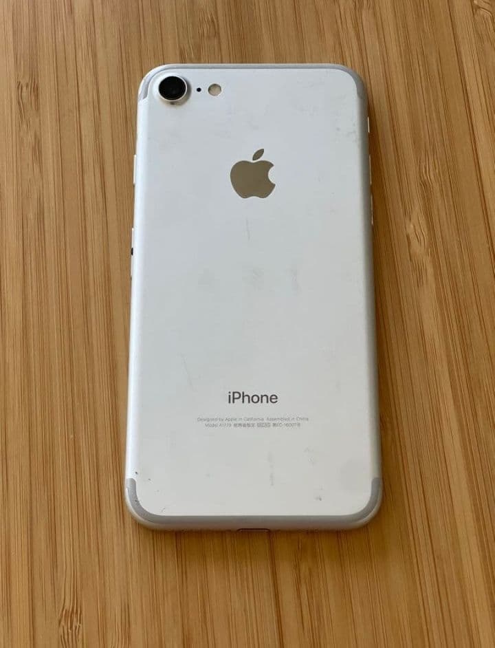 IPhone 7 ホワイト SIMフリー 256GB シルバー Moft付