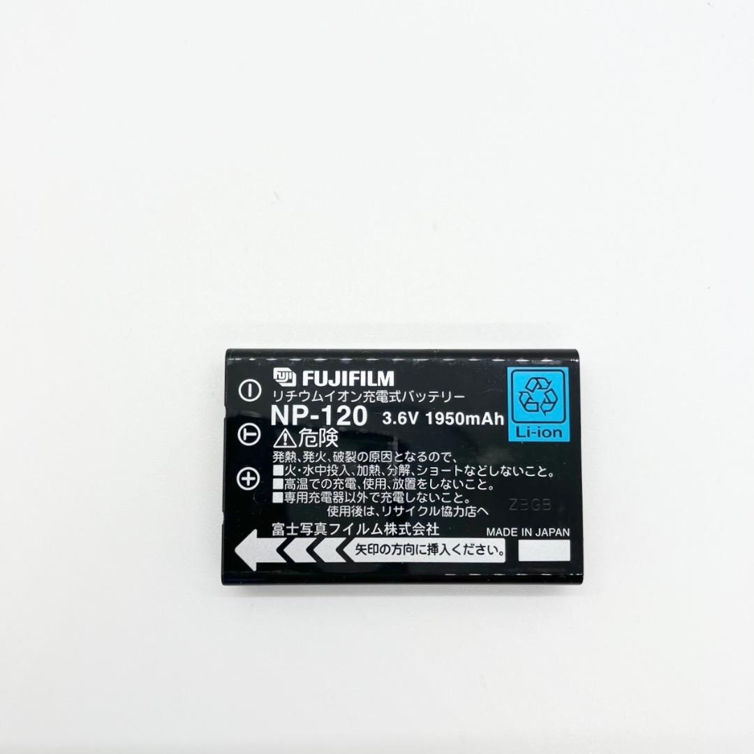 ⭐️名機CCDモデル⭐️FUJIFILM FinePix F10 シルバー 匿名