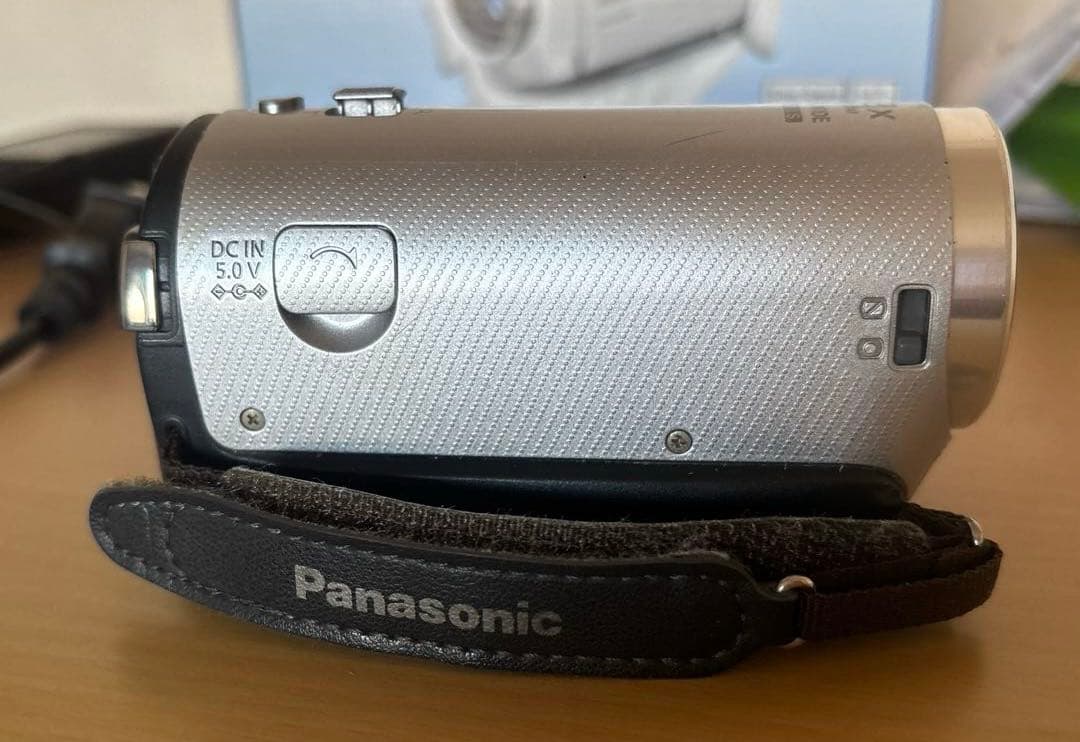 Panasonic HC-V100M ビデオカメラ 本体