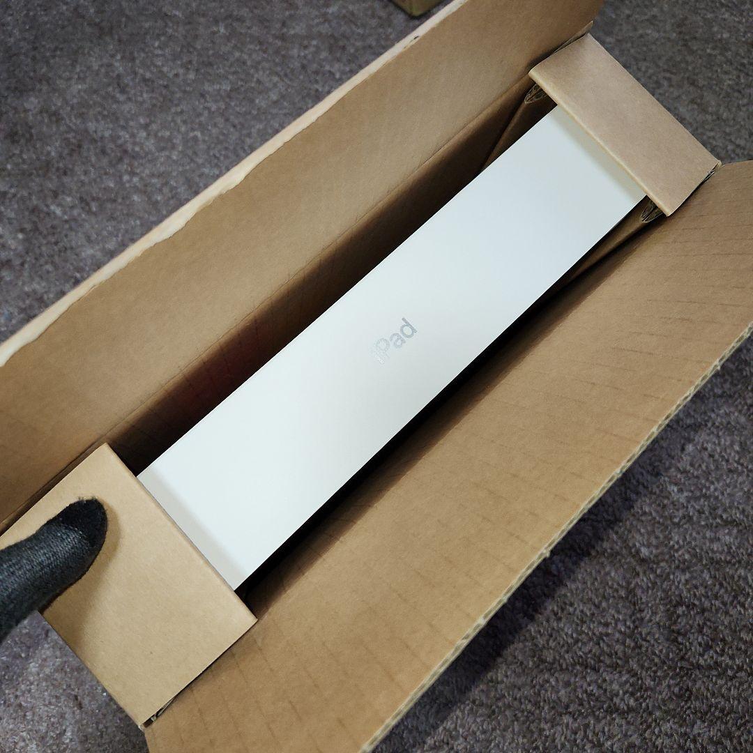iPad A16 128GB シルバー 新品未開封