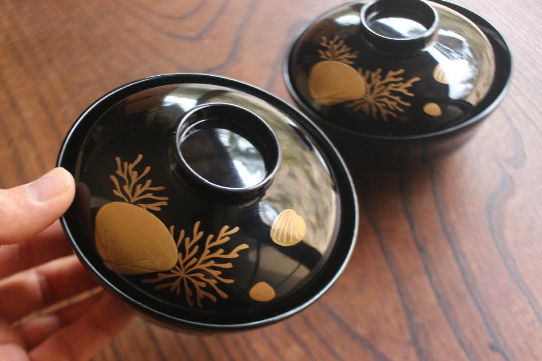 時代逸品！端正な黒漆に優美な貝尽くし蒔絵の映えるお椀2点（検輪島塗蒔絵椀吸い物椀