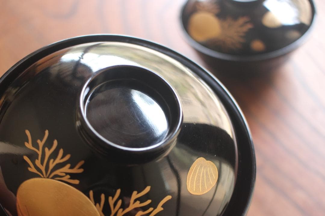 時代逸品！端正な黒漆に優美な貝尽くし蒔絵の映えるお椀2点（検輪島塗蒔絵椀吸い物椀