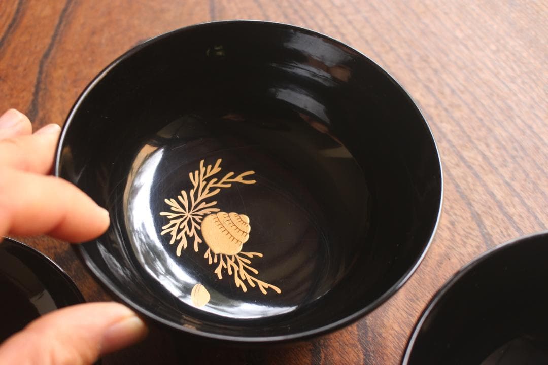 時代逸品！端正な黒漆に優美な貝尽くし蒔絵の映えるお椀2点（検輪島塗蒔絵椀吸い物椀