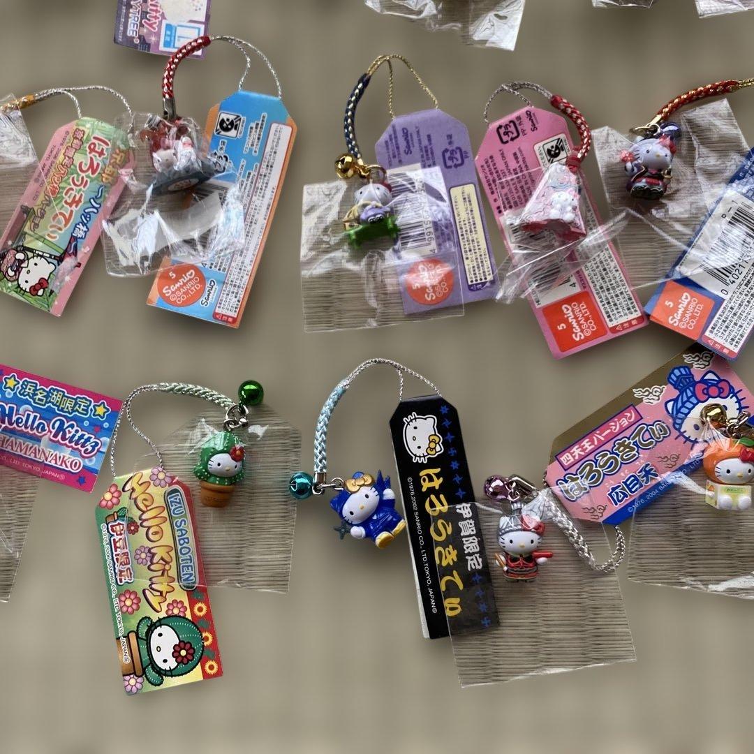 ハローキティ ご当地ストラップ・根付 まとめ売り132 点