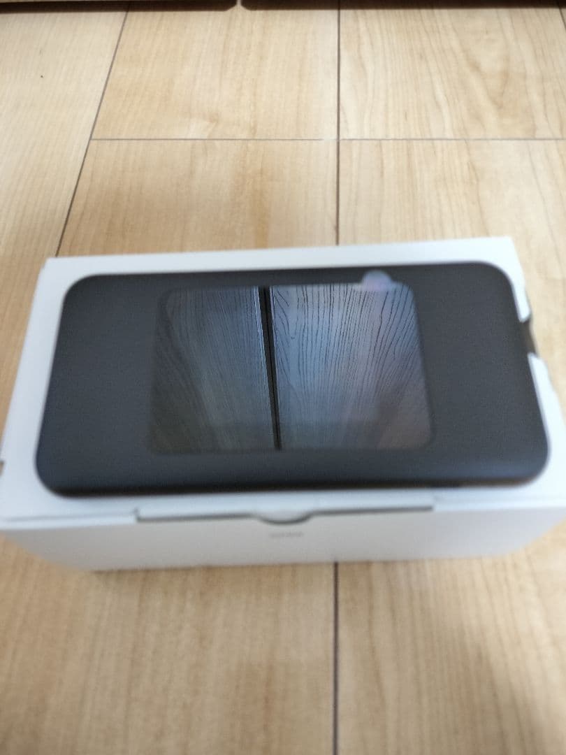 Speed Wi-Fi DOCK 5G 01（ブラック）シリコンカバー付き