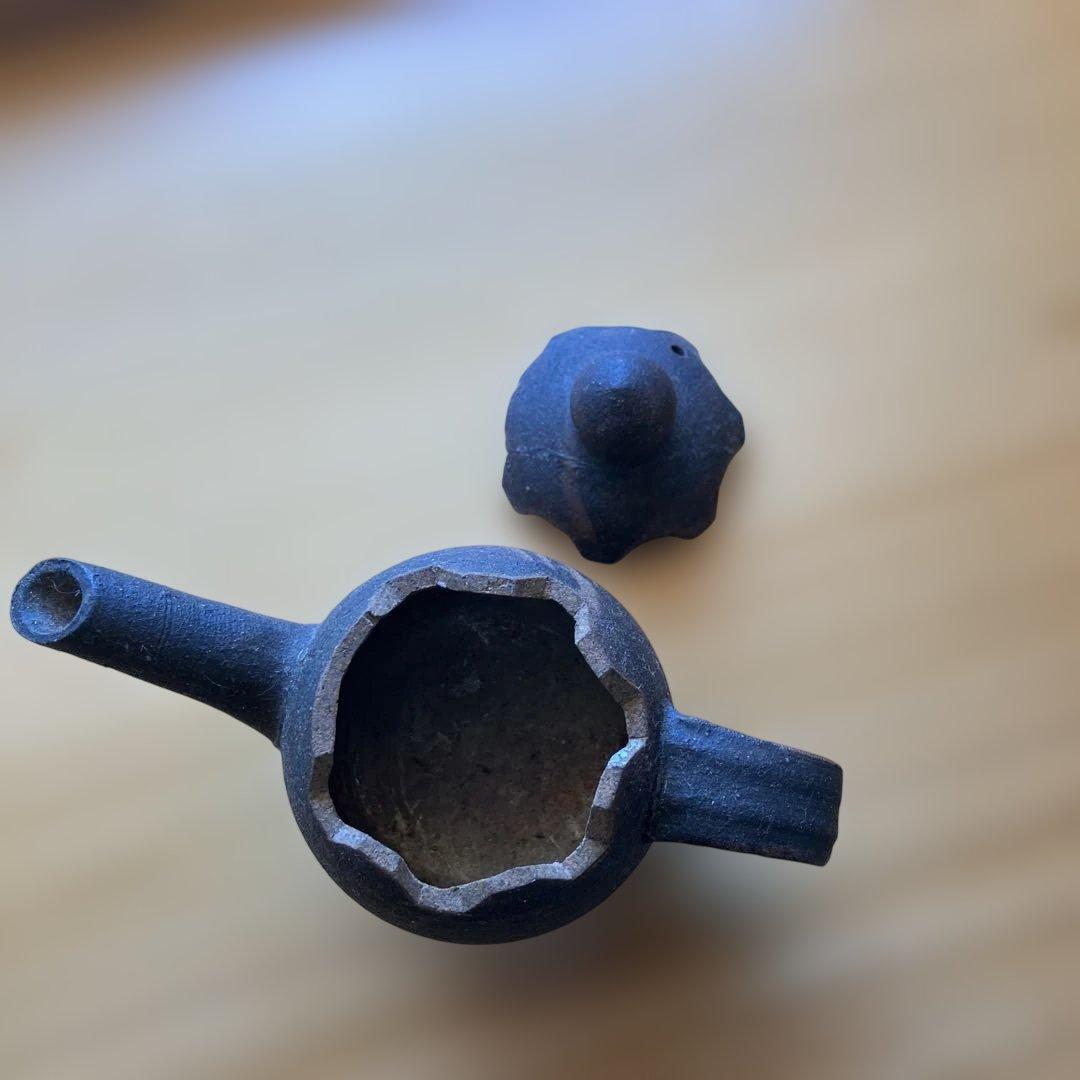 陶器製急須 蓋の部分が可愛いデザインになっております
